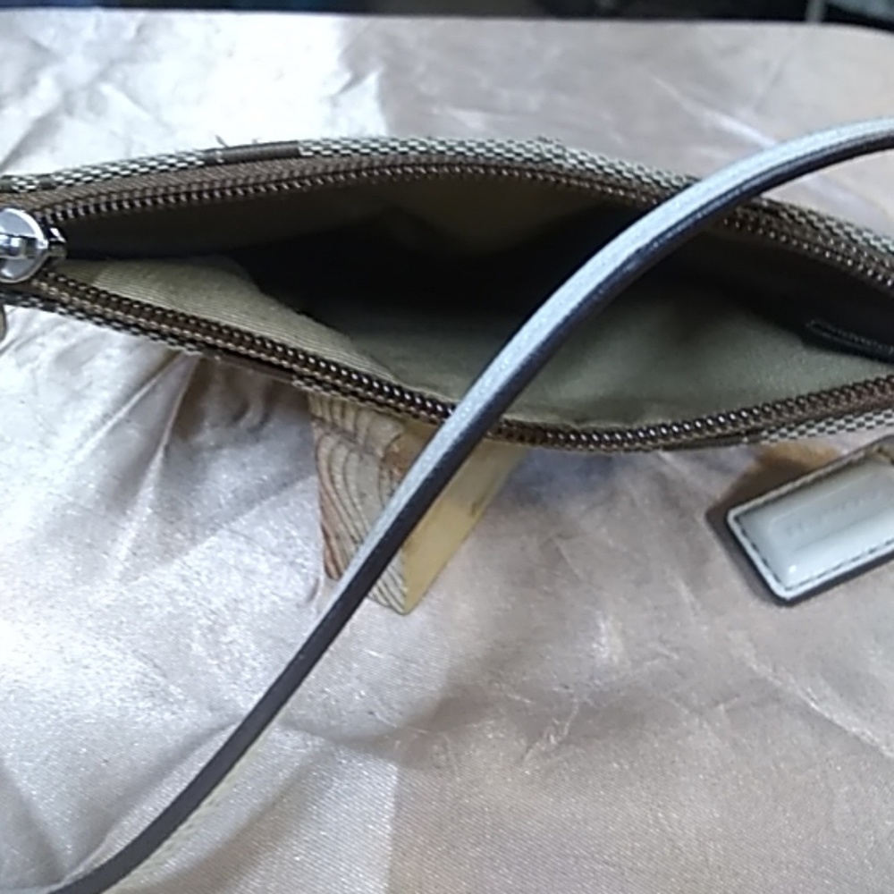 Coach wristlet - Picture 4 of 4